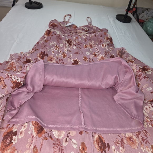 NWT Eyeshadow Pink Floral Plisse Twist Front Midi Dress. PPCP - Picture 10 of 13